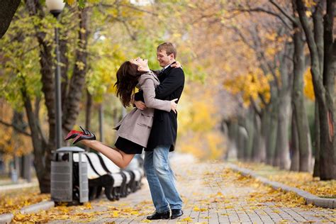 Осенняя фотосессия: идеи для девушки, пары, семьи в парке и лесу