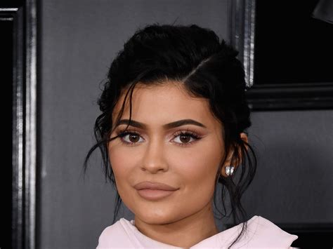 Kylie Jenner Praised As She Unveils Natural Hair Colour In Stunning