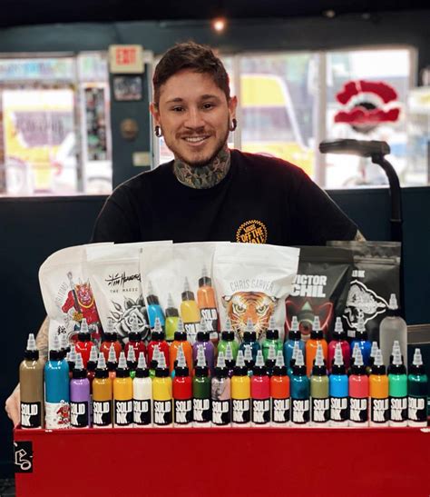 Tatuador Tico Max Rodríguez Inició Vendiendo Empanadas Y Ahora Es Parte