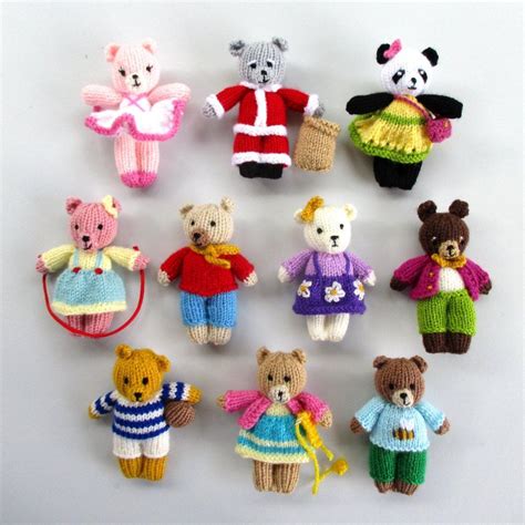 編みぐるみ編み図 ニット人形 靴下 雪だるま かぎ針編みルームシューズ ハンドメイド かぎ針編みのマスク 簡単な編みパターン