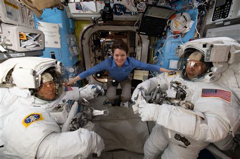 Astronauts Wont Make The 1st All Female Spacewalk After All Nasa Says Space