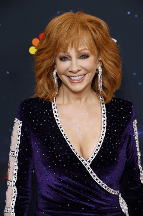 has reba mcentire had plastic surgery in the past see the country superstar s transformation photos