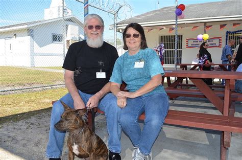 Prison Pups N Pals Offers Special Program For Veterans Observer Local