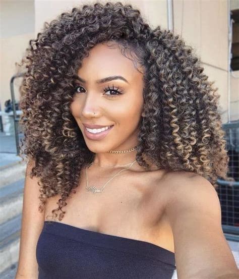 25 Awesome And Easy Natural Hairstyles For The Beach Vacation Curly