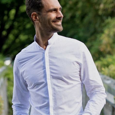 Check spelling or type a new query. Chemise blanche en lin col inversé - The Nines