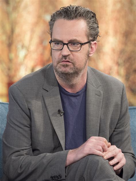Matthew perry was born in williamstown, massachusetts, to suzanne marie (langford), a canadian journalist, and john bennett perry, an american actor. Matthew Perry's recent TV appearance shocks Twitter - but ...