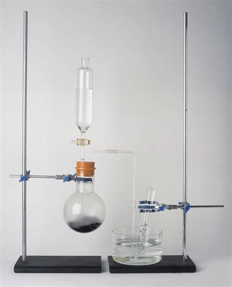 Laboratory Apparatus Photograph By Dorling Kindersleyuig