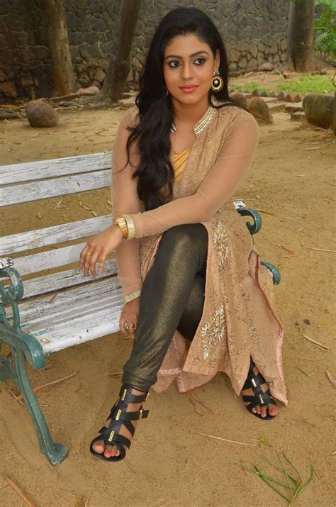 South Indian Actress Iniya Photo Shoot Hot Actress Photos
