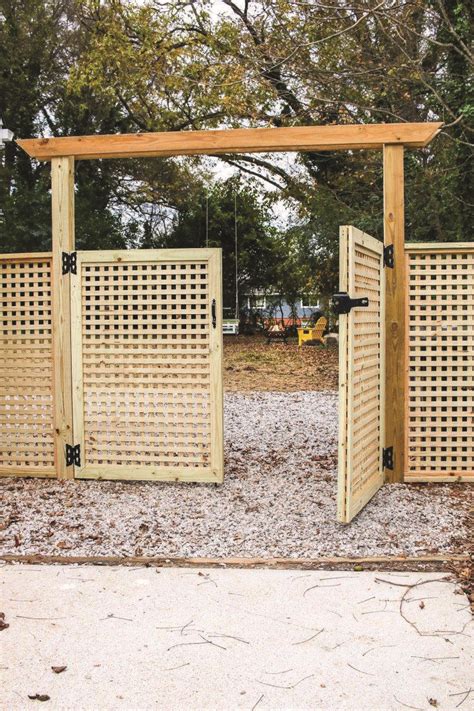 Offering the versatility and performance benefits of trex railing, our new aluminum gates possess exceptional strength and can be customized to fit nearly any opening up to 48 inches wide. How to Decorate a patio privacy screens do it yourself ...