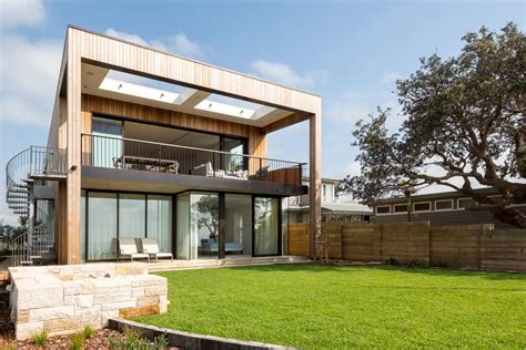 Moderna casa con amplia terraza y tres plantas. 65 Imagenes de Fachadas de Casas Modernas, minimalistas y ...