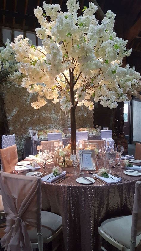 What's the best way to decorate a tree? Tree Decoration for Weddings Elegant Outdoor Wedding ...