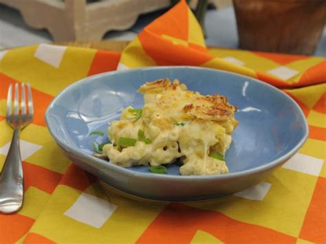 Tired of the same old chicken recipes? Sunny's Dimepiece Mac and Cheese Recipe | Sunny Anderson ...