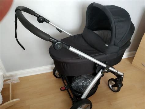 Mamas And Papas Sola 2 Pram With Basinette In Hull East Yorkshire