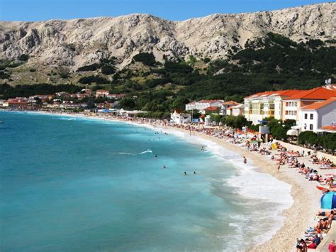Pláž Baška na ostrově Krk - Chorvatsko | Krásné pláže