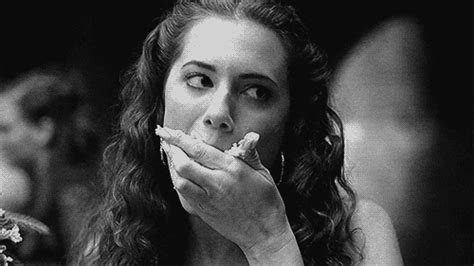 Allison Williams Eating Gif Find Share On Giphy