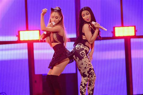Omg Nicki Minaj And Ariana Grande Are Performing Together At The Vmas