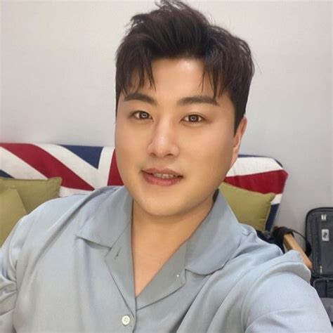 곡은 지난 해 11월, 음반. 김호중, 훈훈함 폭발하는 근황 공개 "오늘 하루도 파이팅 ...