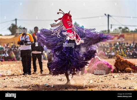 Festival Mask Burkina Faso Hi Res Stock Photography And Images Alamy
