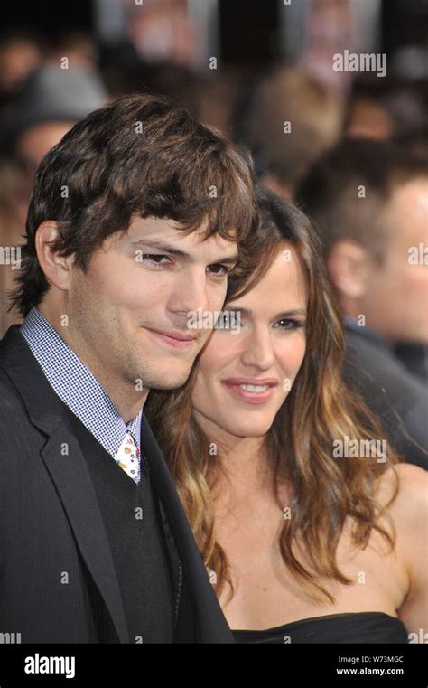 Los Angeles Ca February 08 2010 Ashton Kutcher And Jennifer Garner At