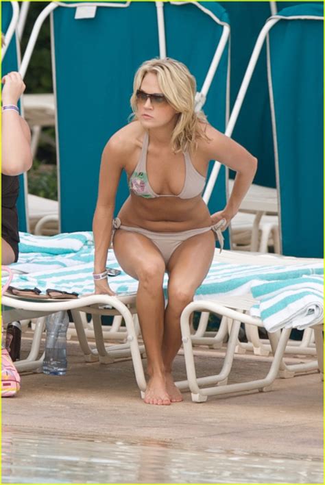 Carrie Underwood Bikini Beach Babe Photo 2400343 Bikini Carrie Underwood Photos Just