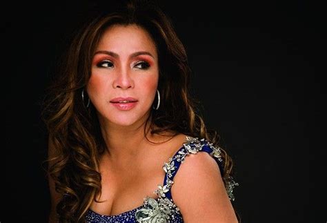 Sayang ngayon lang tayo nagkatagpo, ngayon na rin magkakalayo; Philippines' 'Karen Carpenter' Claire Dela Fuente gets 7 years in prison for tax evasion ...