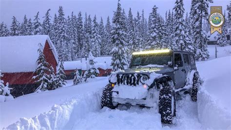 Oregon Snow Wheeling Jeep Deep Powder Nikson Overland Youtube