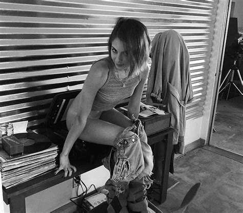 Willa Holland Nude And Sexy Feet Collection On Thothub