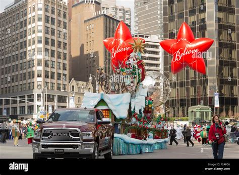 Santa Claus Macys Thanksgiving Day Hi Res Stock Photography And Images