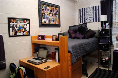 Интерьер комнаты в студенческом общежитии 81 фото