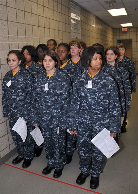 Fileus Navy 090430 N 8848t 972 Female Recruits Wait To Have Their