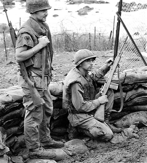 Two Us Soldiers With M14 Rifles In Vietnam Rvietnamwar