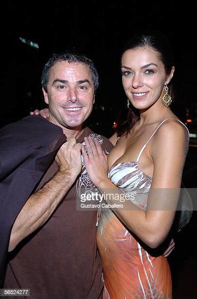 Adrianne Curry And Christopher Knight Portraits Photos And Premium High Res Pictures Getty Images