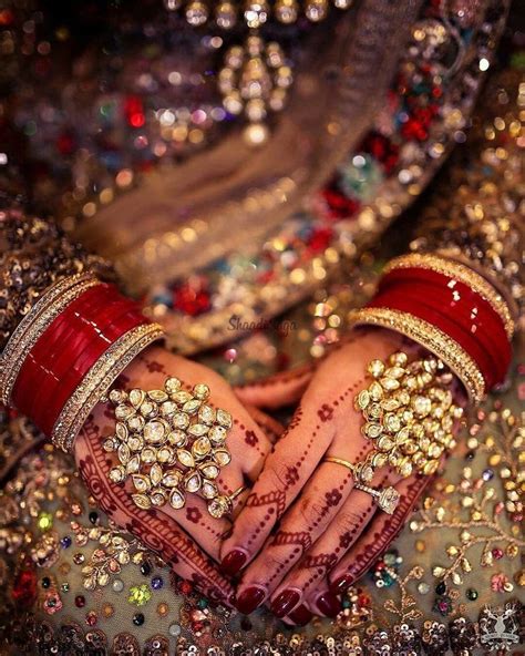 Oversized Jewellery Pieces That Gave Us Legit Maharani Bride Feels Hand Jewelry Bridal