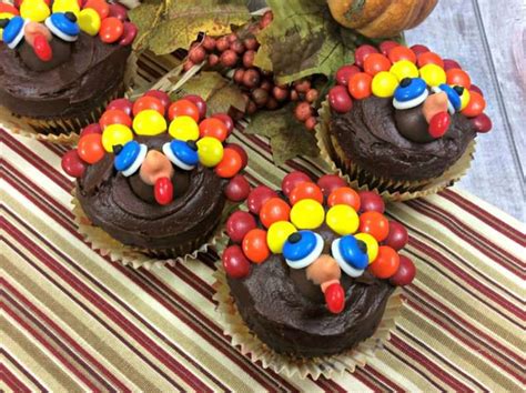 cute turkey cupcakes thanksgiving dessert ideas