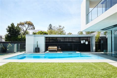 344 Howitt Modern Swimming Pool And Hot Tub Melbourne By Mckimm Residential Design Houzz Uk