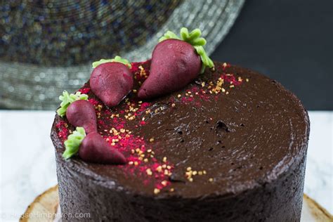 Die rote bete in grobe stücke schneiden und in ein hohes gefäß geben. Saftiger Schokoladenkuchen mit roter Beete - Sehr einfach