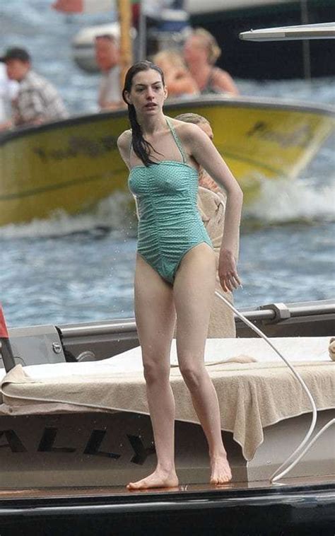 The Hottest Bikini Photos Of Anne Hathaway Around The Net Thblog