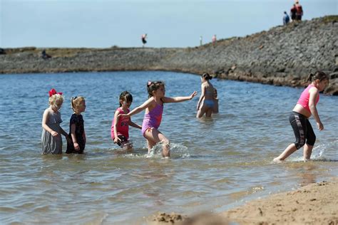 Huge Crowds Flock To Yorkshire S Secret Beach On Hottest Day Of The Year Leeds Live