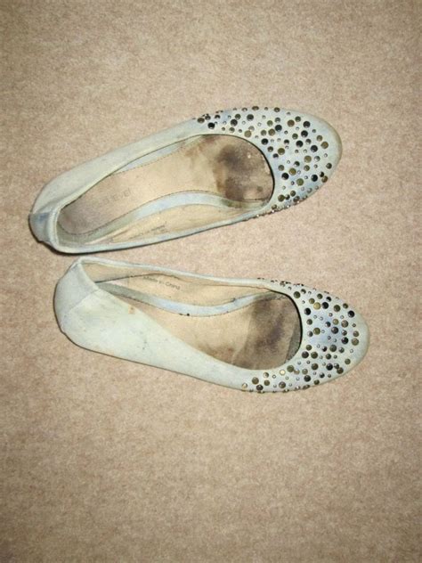 Very Well Worn Stinky Ballet Flats Size 7 Ready To Go 1010