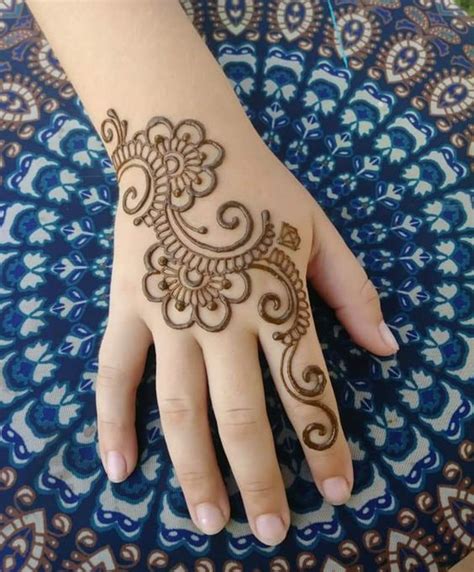Gambar henna tangan, kaki, pengantin simple, sederhana, mudah beserta corak, model, desain, motif, foto, ukiran, tattoo inai mehndi henna cantik. Menakjubkan 30+ Gambar Henna Simple Dan Mudah