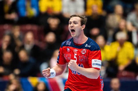 Norwegian handballplayer • playing for: Sander Sagosen inför semifinalen: "Det blir ett krig ...