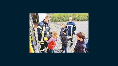 Grundsch Ler Besuchen Freiwillige Feuerwehr
