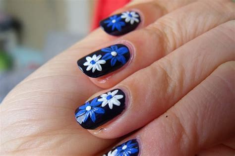 Flower Nail Designs Ideas