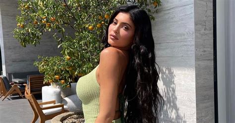 Kylie Jenners Pregnancy Has Just Been Announced After Fan Speculation