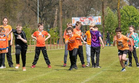 Bekijk meer ideeën over thema, knutselen koningsdag, activiteiten. Succesvolle Koningsspelen in Reusel door Koningsmatch ...
