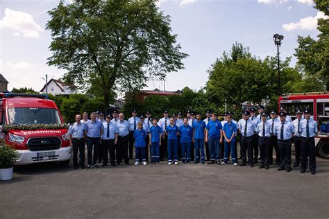 Neues Ger Tehaus Und Mannschafts Transport Fahrzeug F R Freiwillige Feuerwehr G Rgeshausen Ww