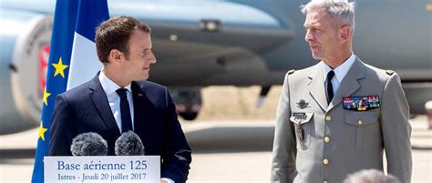 «pour faire de grandes choses, il ne faut pas être en 2011, françois lecointre fait ses premiers pas en cabinet ministériel: Armées : Lecointre, le général du président - Le Point