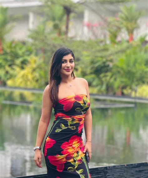 Yashika Anand Rbeautifulindianwomen2