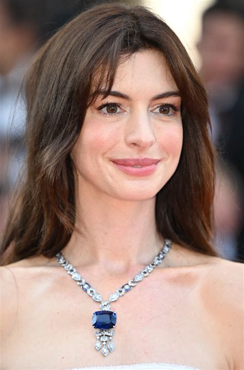 Anne Hathaway Stuns In Bulgari High Jewellery At Cannes As She Becomes