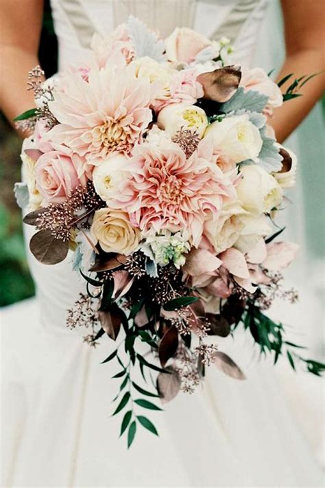Bohemian Wedding Bouquets That Are Totally Chic Spring